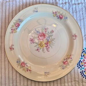 Homer Laughlin Eggshell Nautilus Cream Floral Dinner Plate with Gold Trim
